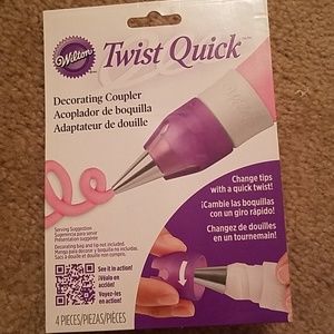 Decorating coupler for pastry bags